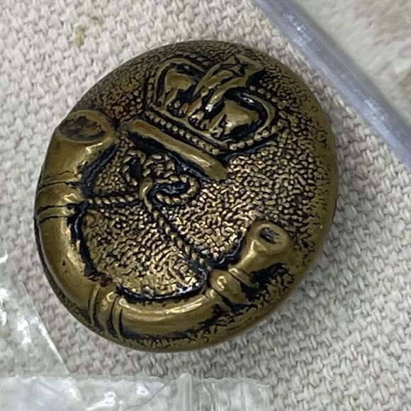 Vintage Mixed Lot of Clothing Coat Buttons in Clear Box - Picture 12 of 16